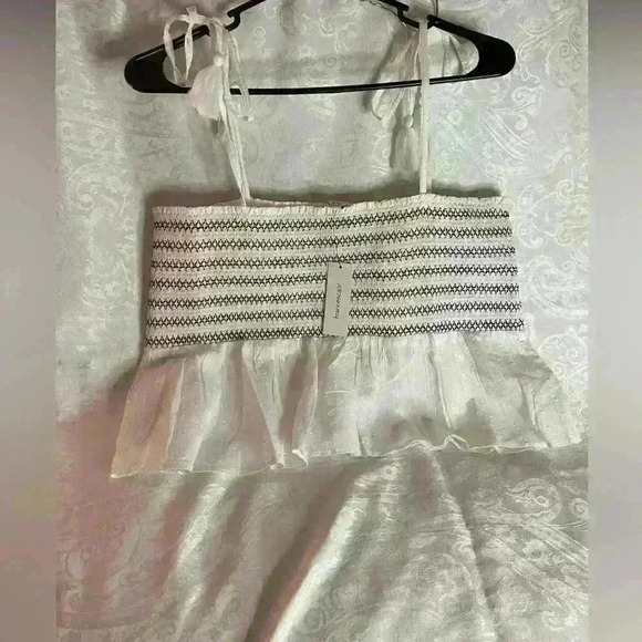 Francesca's Collections Tops - Francesca’s crop top NWT size XL
